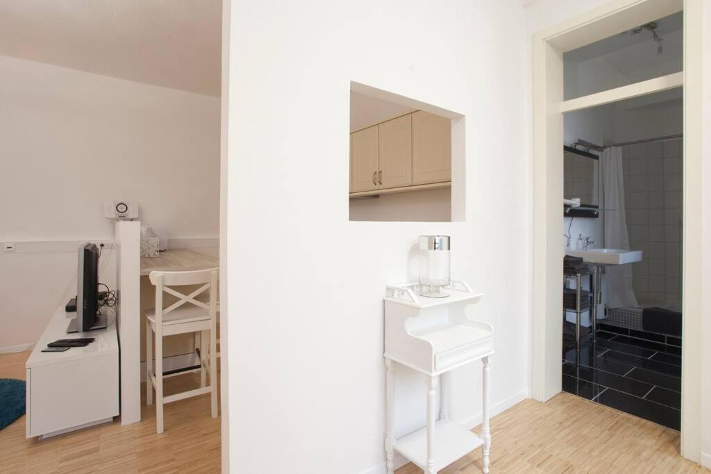 Exclusive 2-Room Souterrain Apartment Nürnberg Exterior foto