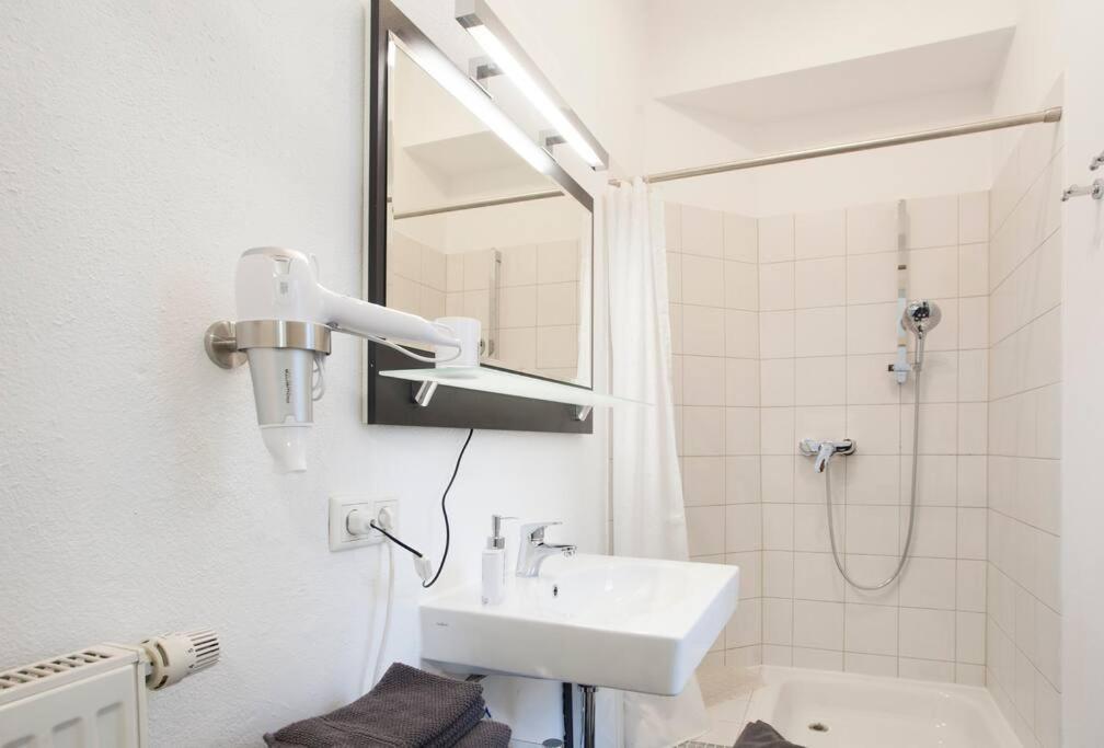 Exclusive 2-Room Souterrain Apartment Nürnberg Exterior foto