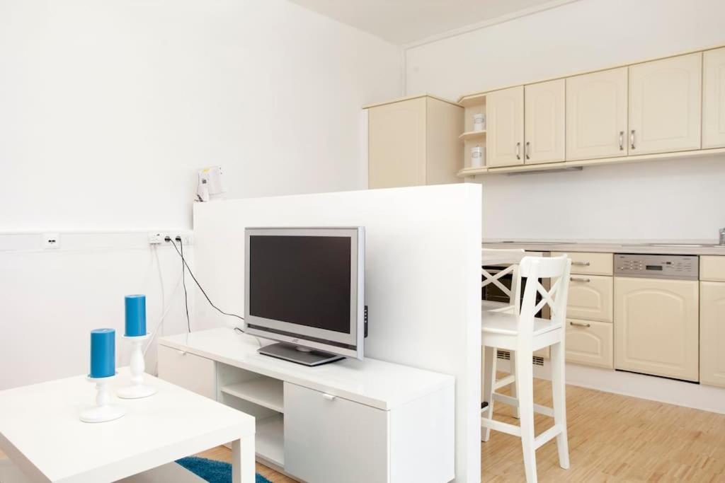 Exclusive 2-Room Souterrain Apartment Nürnberg Exterior foto